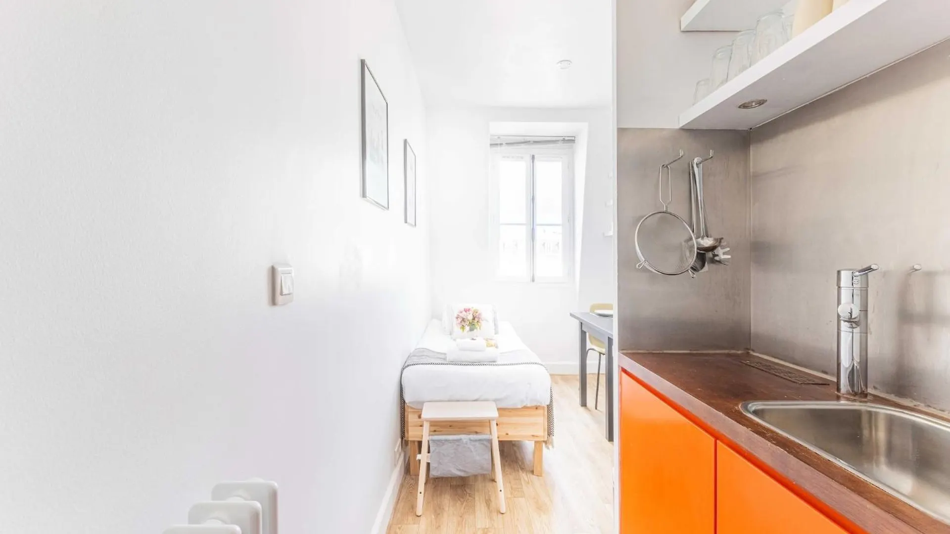 Apartment Charming Studio 1P Near Av Montaigne Paris